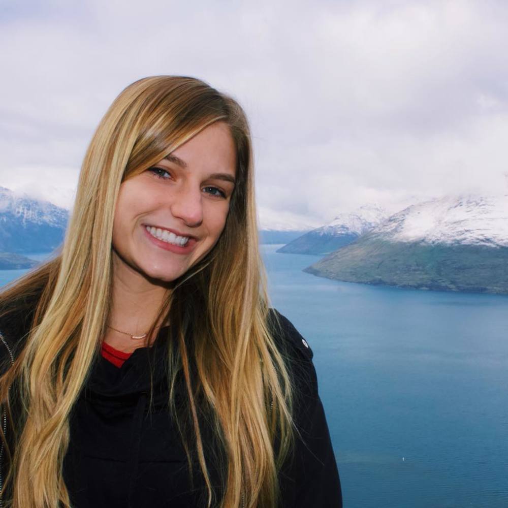 Meet your Posher, Alexandra